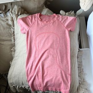 lululemon swiftly tech (size 2)